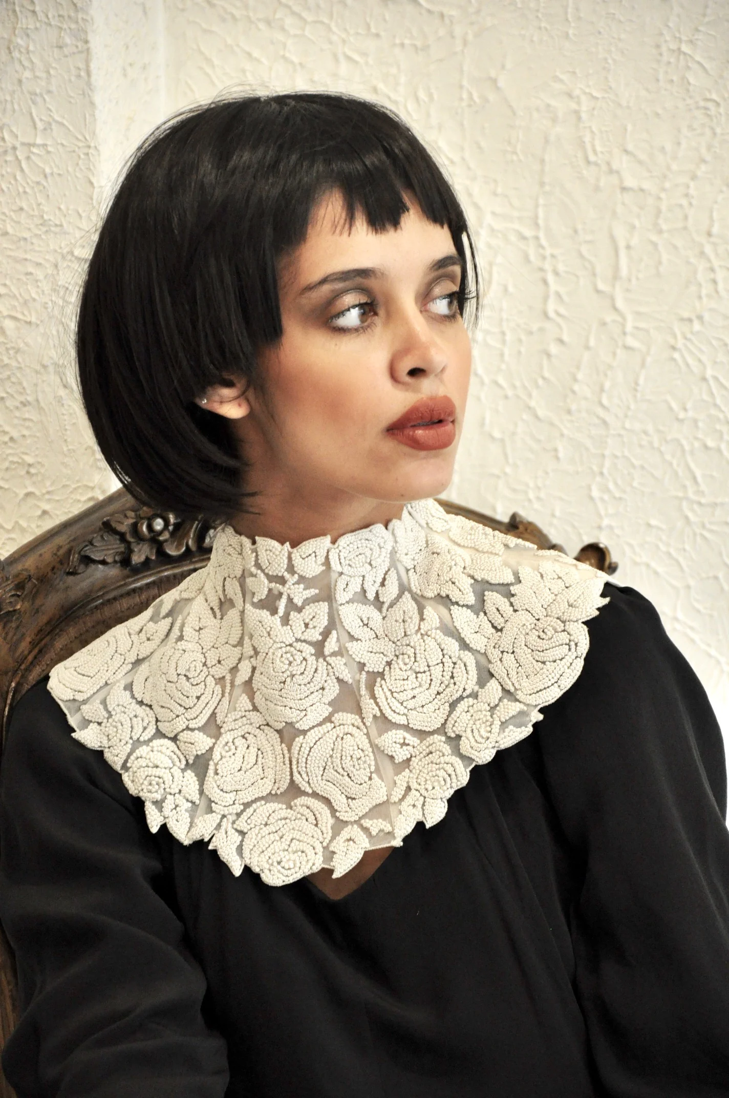 French knots embroidered Collar - Image 4